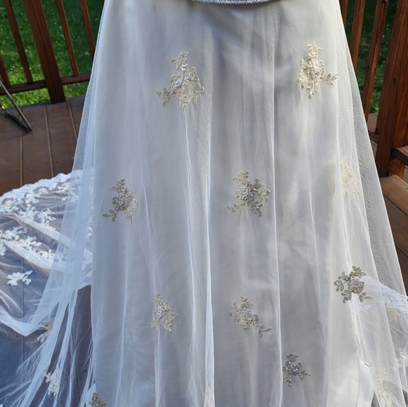 EXCLUSIVE BRIDALS by A.C.E. Ivory Lace Strapples Mesh Wedding Dress Fits S - Picture 4 of 15